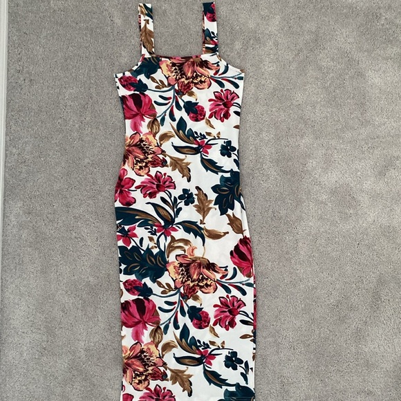 Women’s Floral Midi Dress Size Small - Picture 4 of 4